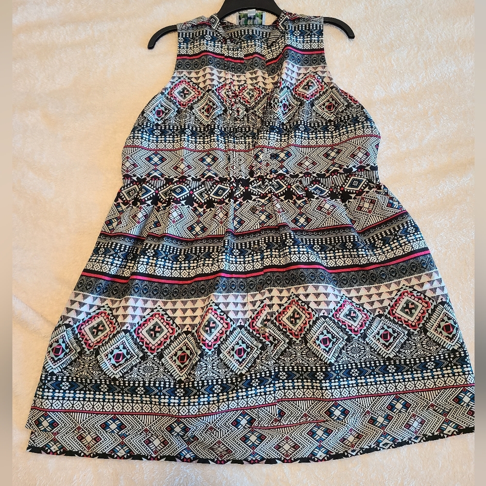Anthropologie button-up tunic sleeveless blouse, size Large.